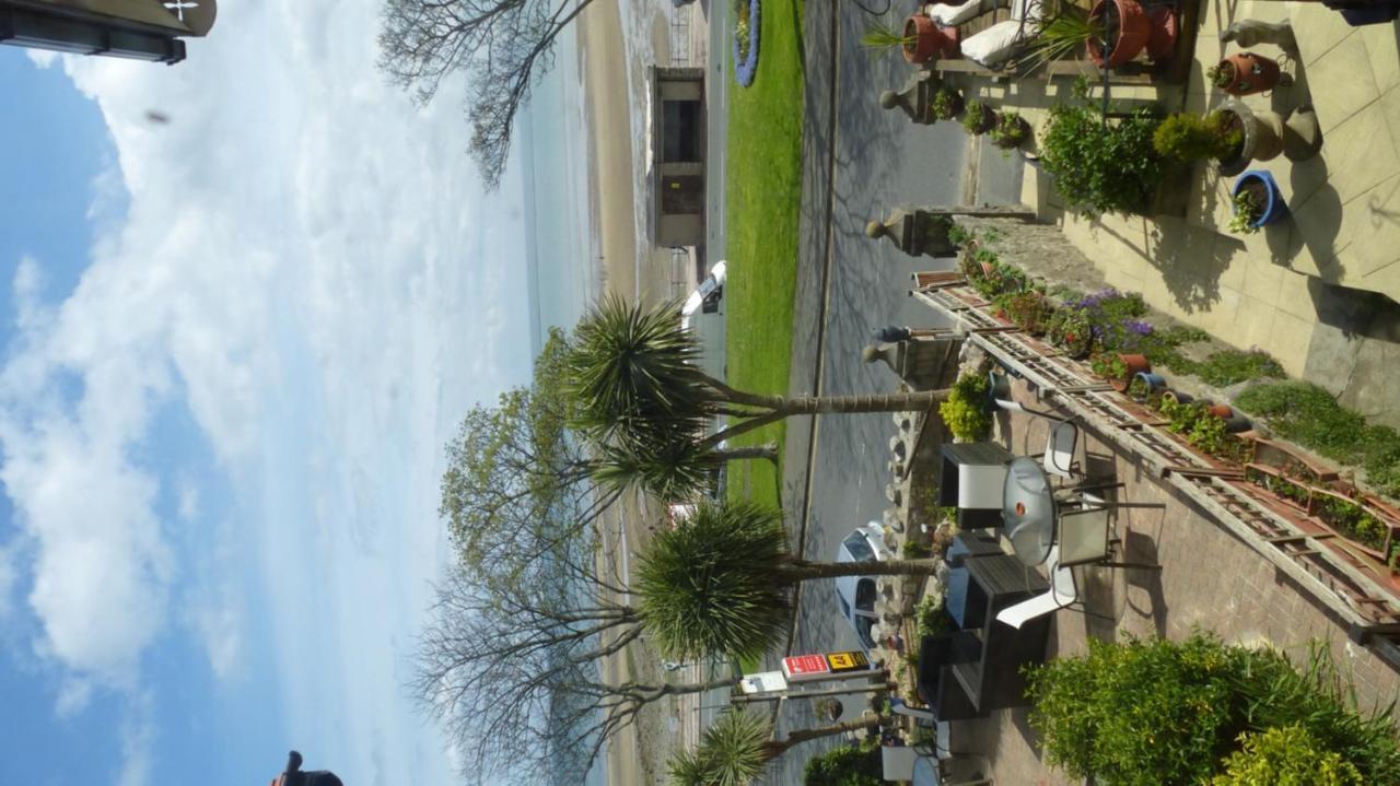 Whitehall Guest House Colwyn Bay Bagian luar foto