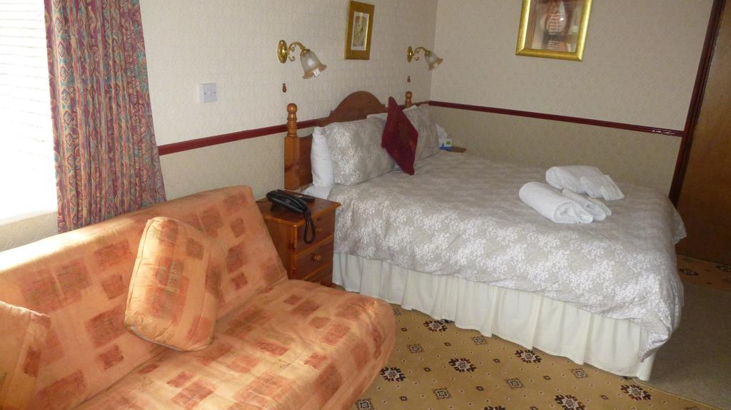 Whitehall Guest House Colwyn Bay Bagian luar foto