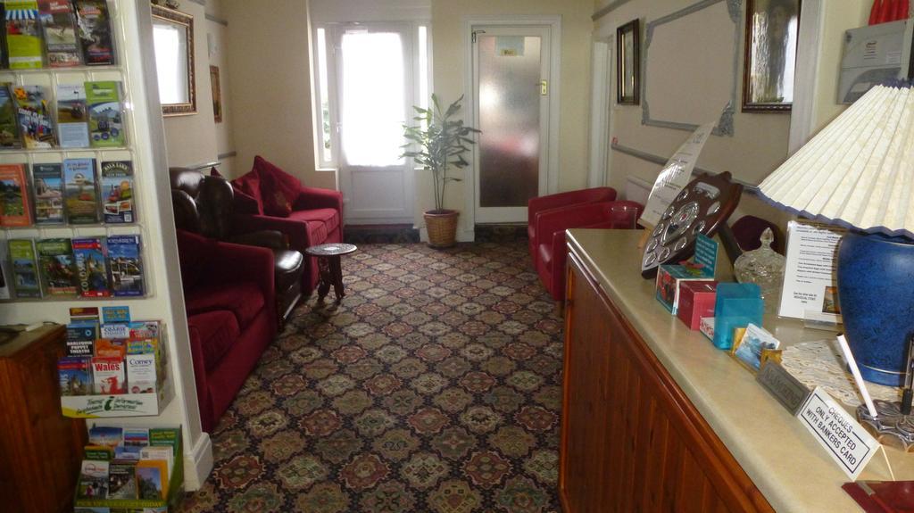 Whitehall Guest House Colwyn Bay Bagian luar foto